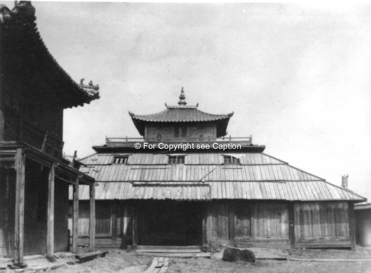 Gandantegchenlin temple and Didinpovran. Source unknown.